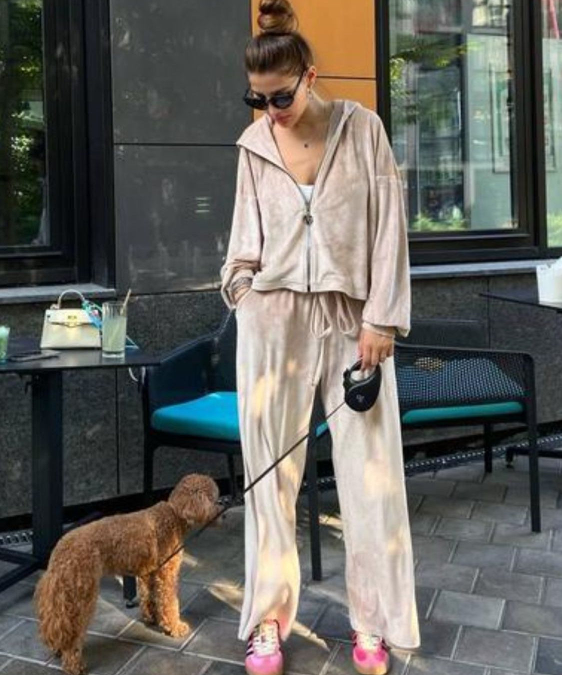 bfb68651756d474eb85d5310c1595aec-Max